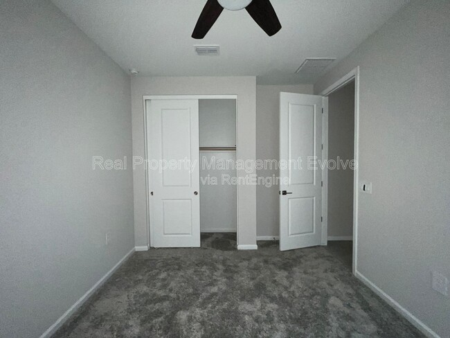 Building Photo - 3435 S 177th Dr