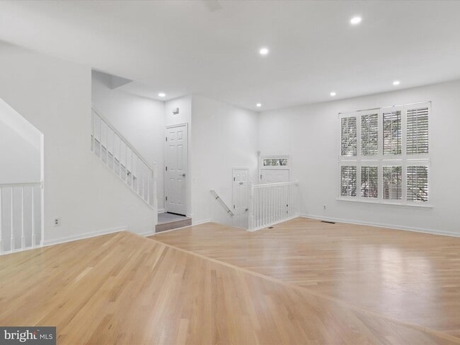 Building Photo - 5129 Beauregard St