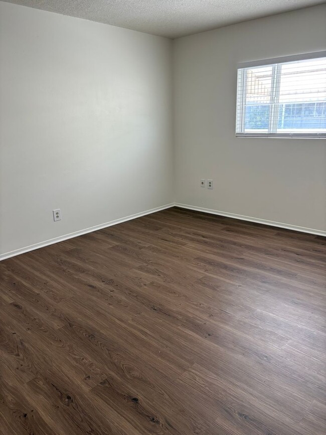 Building Photo - **SPECTACULAR - 2BEDROOM/3BATHROOM CONDO I...