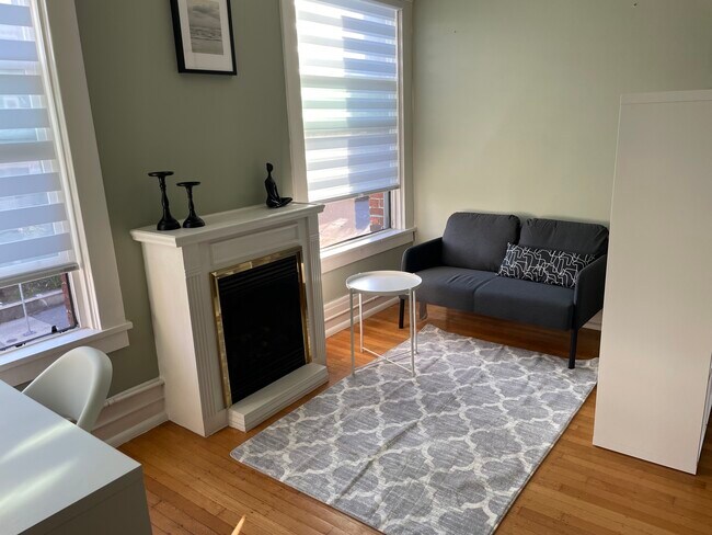 Building Photo - 1631 NW Everett St