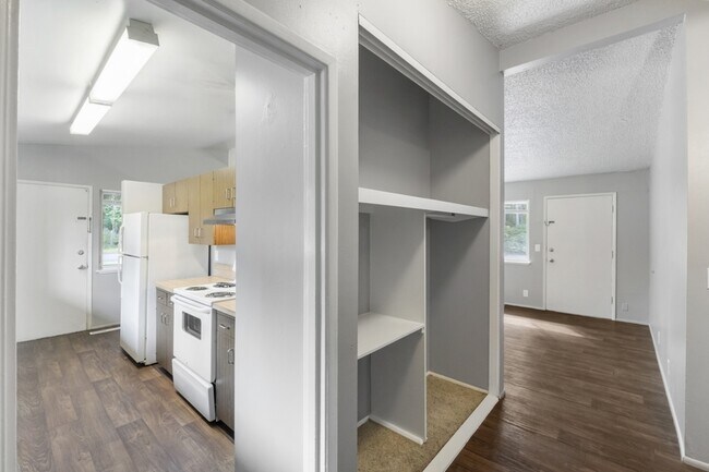Building Photo - 12745 Lala Cove Ln SE