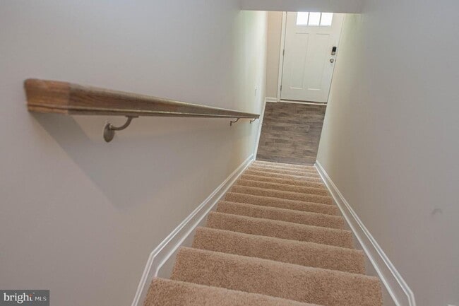 Building Photo - 128 Willowtree Ln