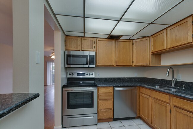 Building Photo - 2700 N Hwy A1A