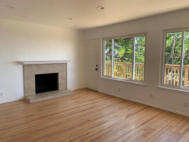 Building Photo - 3310 Fasman Dr