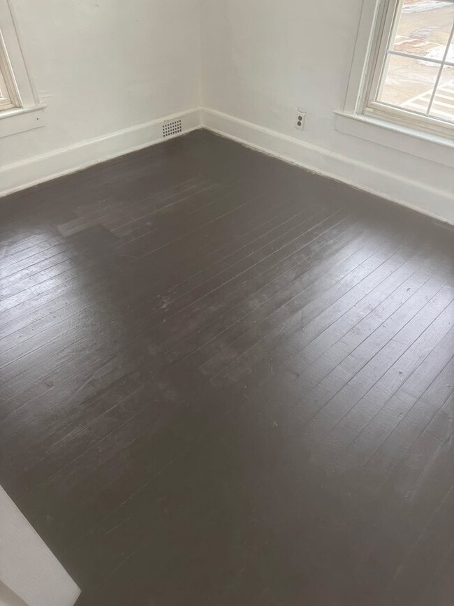 Building Photo - 528 N Horsman St