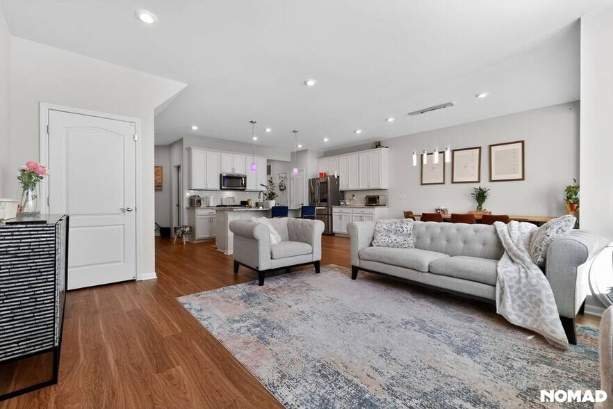 Building Photo - 5899 Whispering Springs Dr