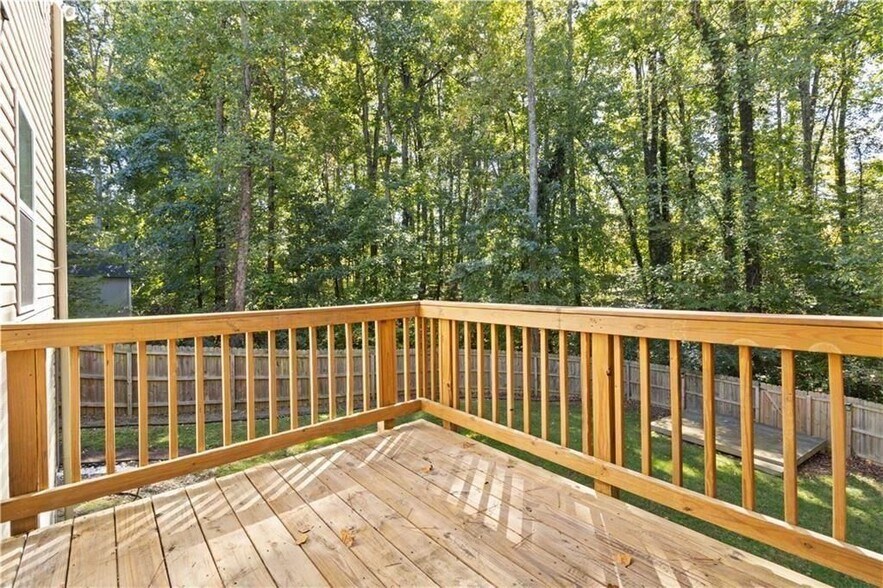 Building Photo - 100 Heritage Club Cir