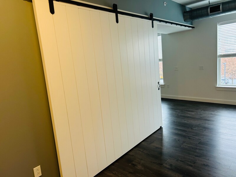 Building Photo - 550 New Holland Ave