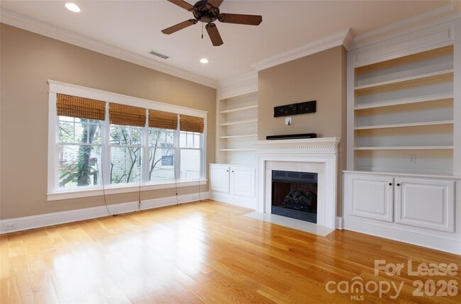 Building Photo - 1031 Oriole St