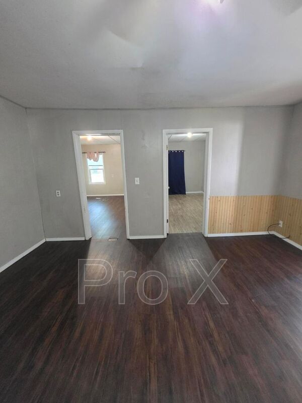 Building Photo - 1209 Poplar St