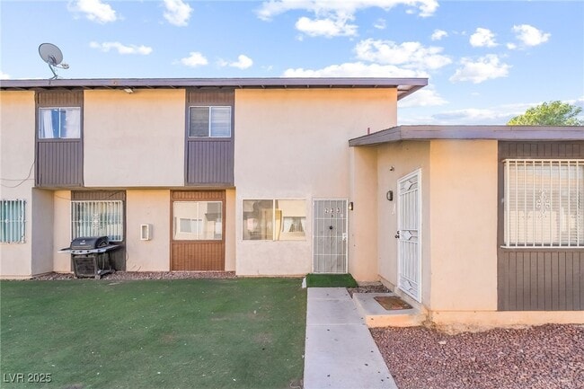 Primary Photo - 233 N 18th St