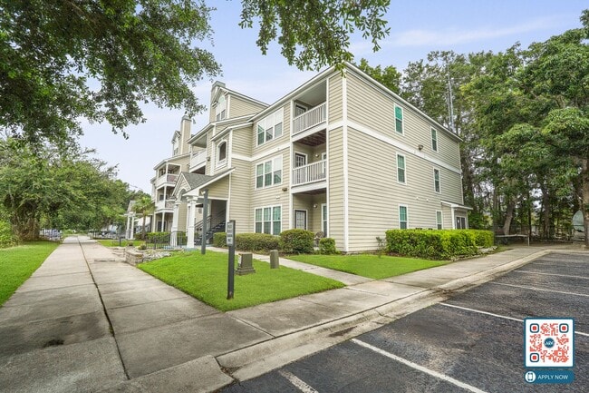 Building Photo - MOVE IN THIS YEAR - FREE MONTH'S RENT IN 1st 90 DAYS!