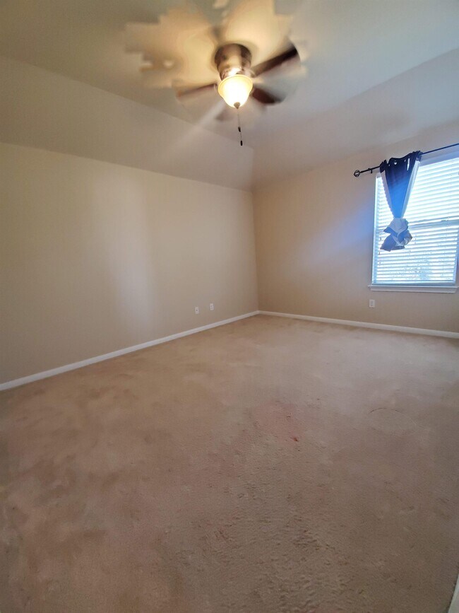 Building Photo - 501 Dinge Bay Dr