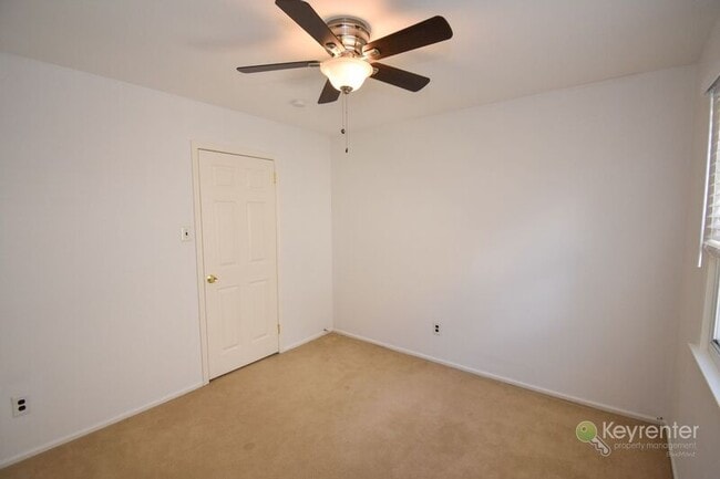 Building Photo - 5 Sandy Ridge Dr