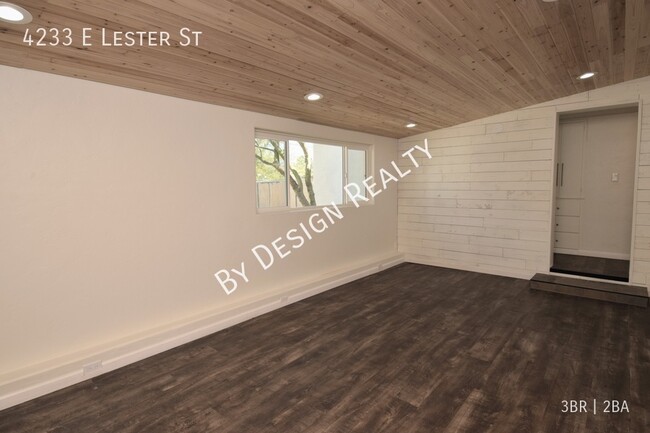 Building Photo - 4233 E Lester St
