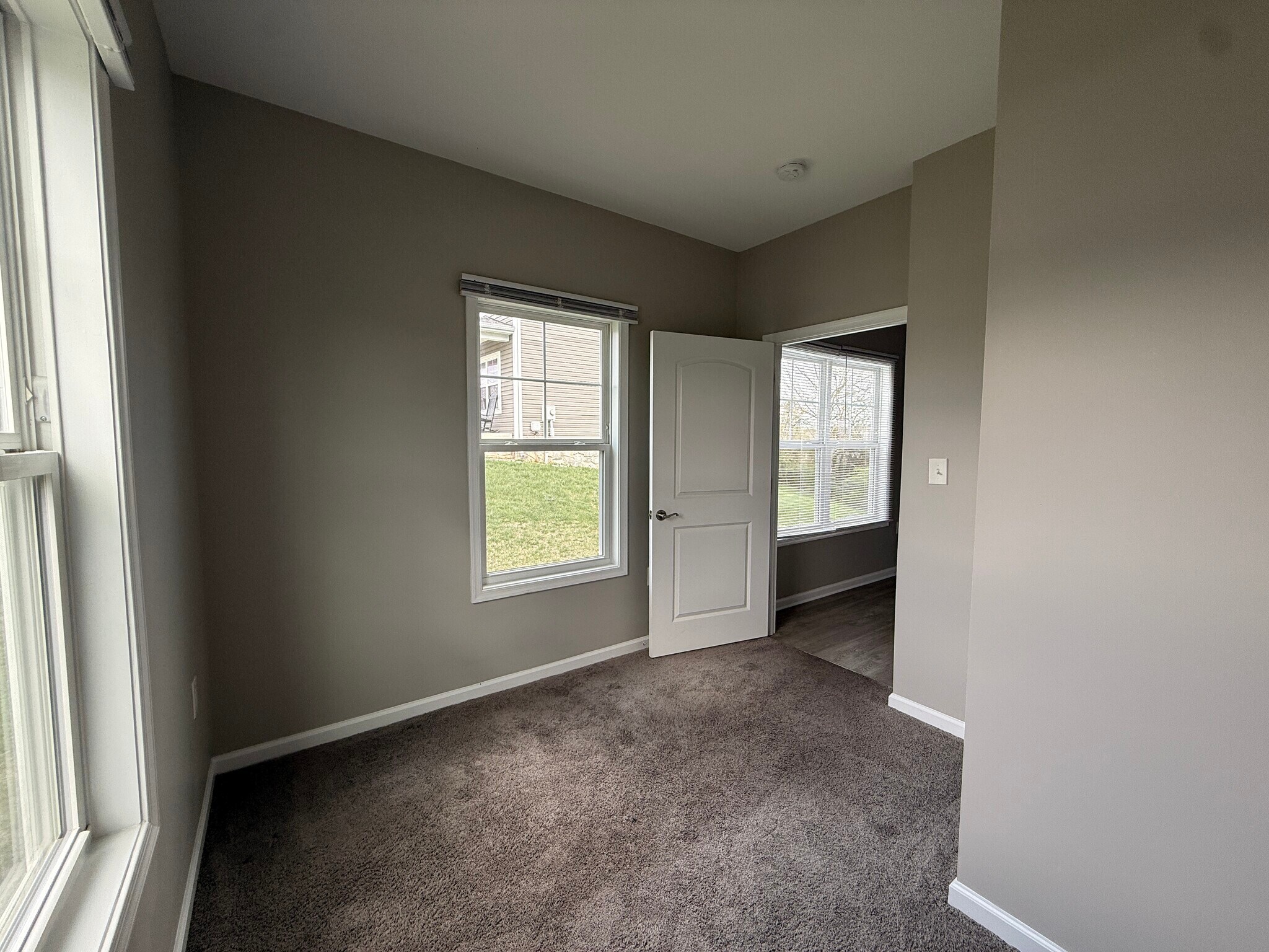 Building Photo - 270 Mabdarin Dr