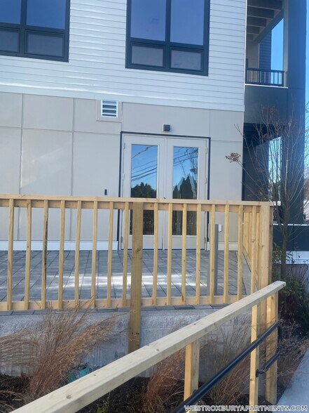 Building Photo - 199 Gardner St