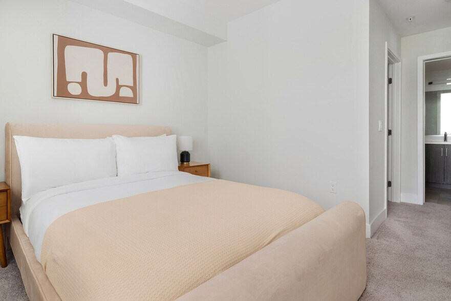 Building Photo - 3889 Artist Walk Common