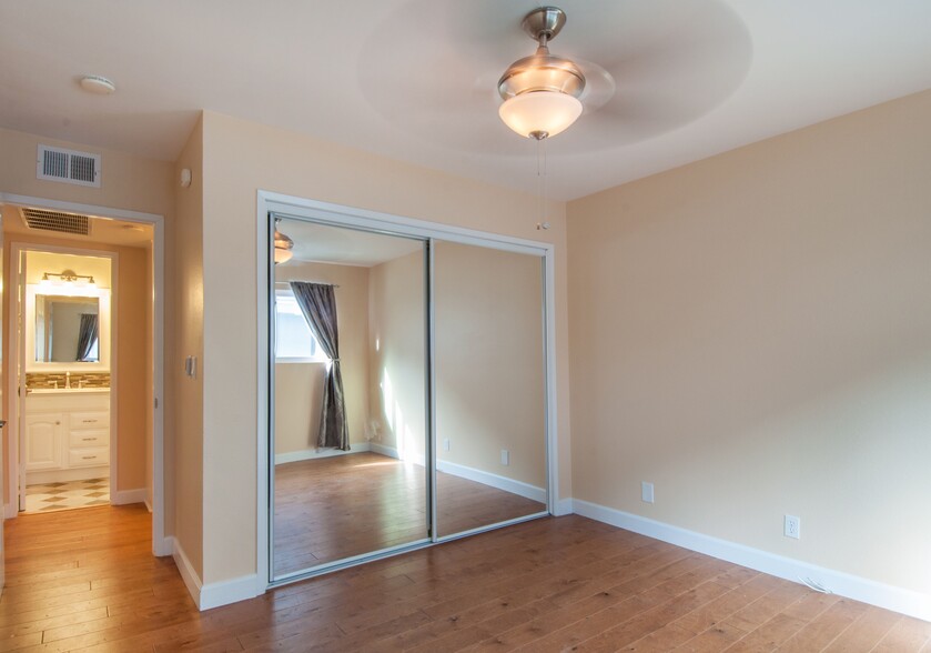 Building Photo - 2411 Prospect Ave