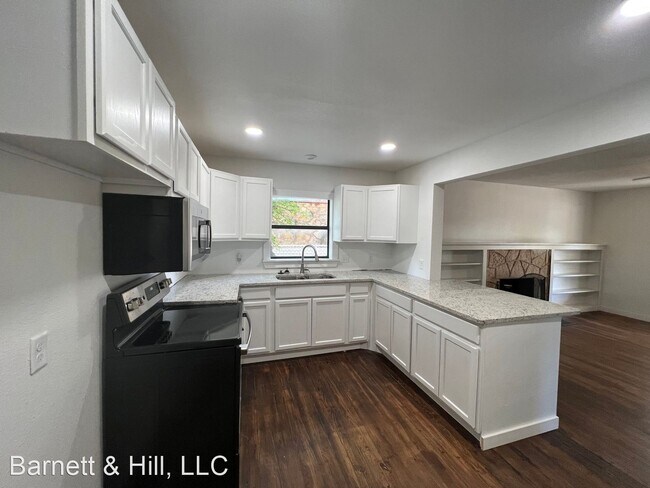 Building Photo - 3 br, 2 bath House - 361 College Drive