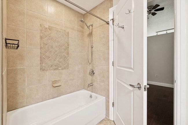 Building Photo - 101 S Eola Dr