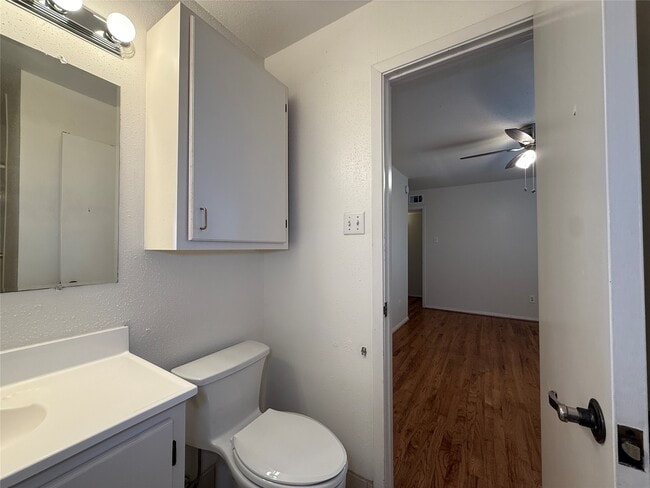 Building Photo - 1801 Cortlandt St