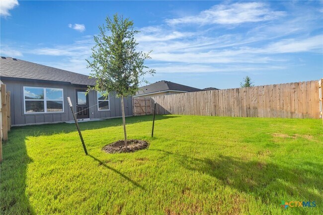 Building Photo - 902 Cherry Laurel Ln
