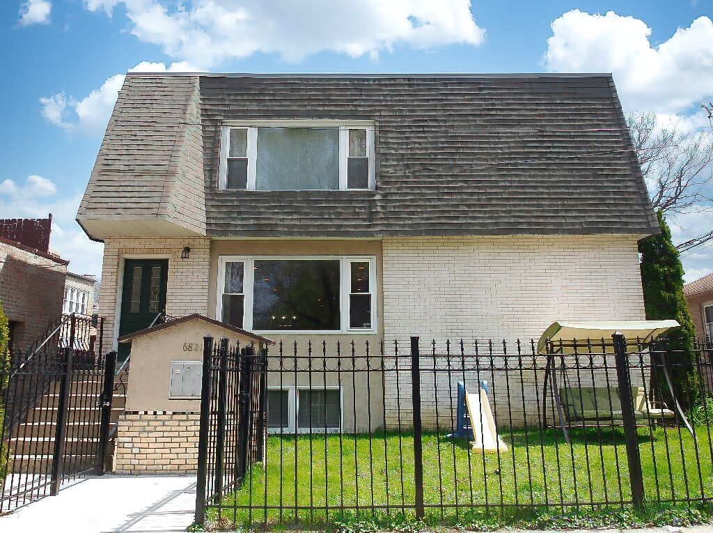 Building Photo - 6821 N Wolcott Ave
