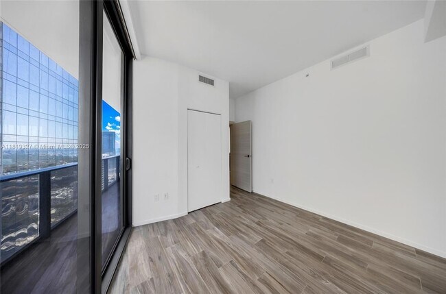 Building Photo - 801 S Miami Ave