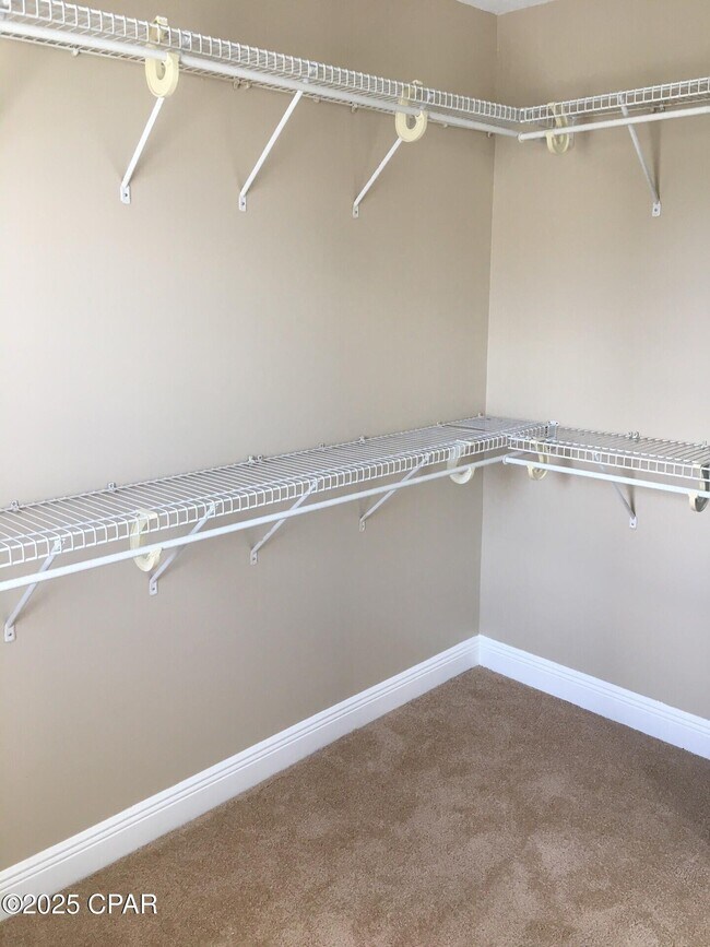 Building Photo - 405 Judy Pl