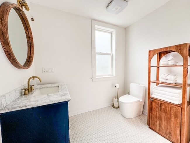 Building Photo - Brand new, huge 2 BR/2BA fully furnished i...