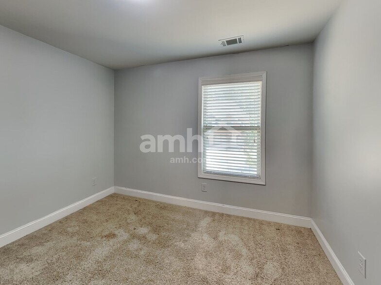 Building Photo - 2575 Dolostone Way