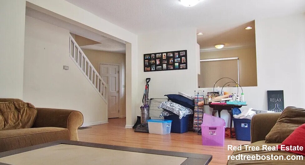 Building Photo - 9 Etna St