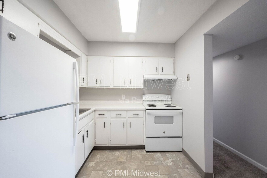 Building Photo - 326 Progress Rd