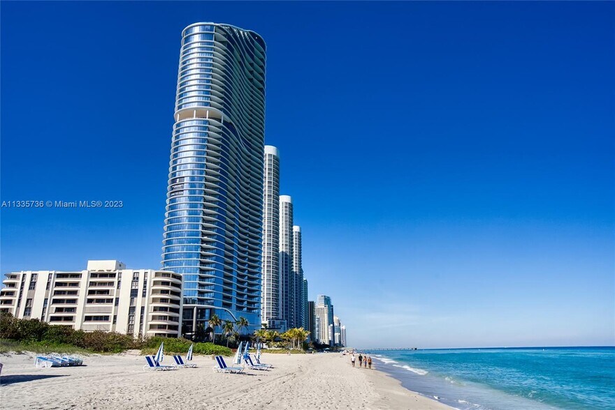 Building Photo - 15701 Collins Ave