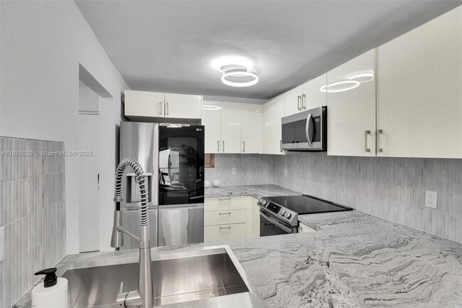 Building Photo - 3527 NE 168th St