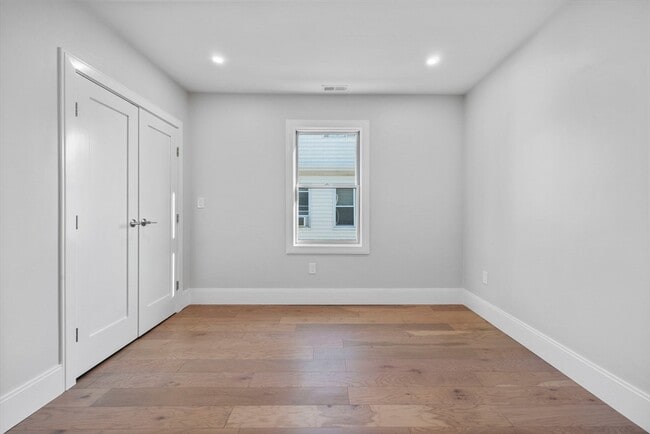 Building Photo - 39 Bonner Ave