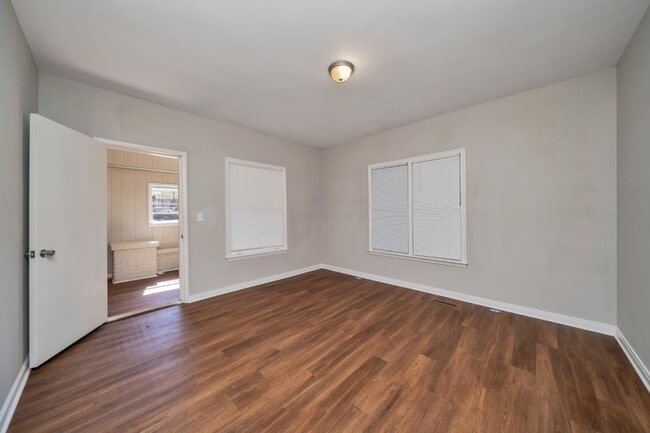 Building Photo - Plenty of Space Inside & Out – 4BR/2BA in Hueytown!