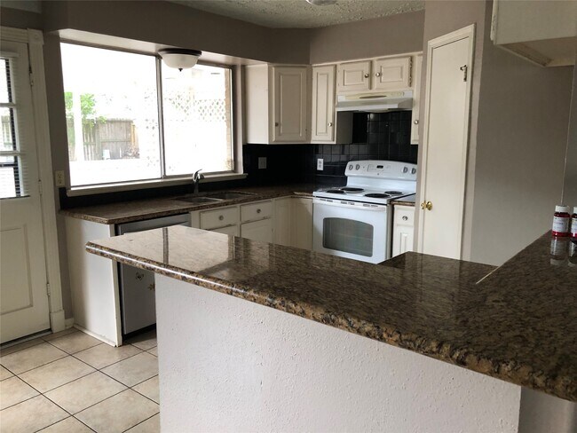 Building Photo - 21306 Park Run Dr
