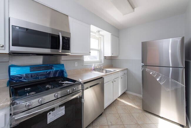 Building Photo - 3053 N Hegry Cir