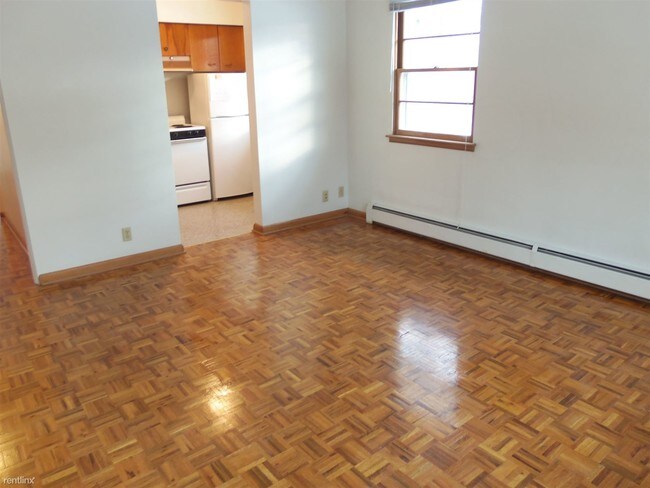 Building Photo - 1 br, 1 bath Apartment - 1534 S 11th St Apt 2