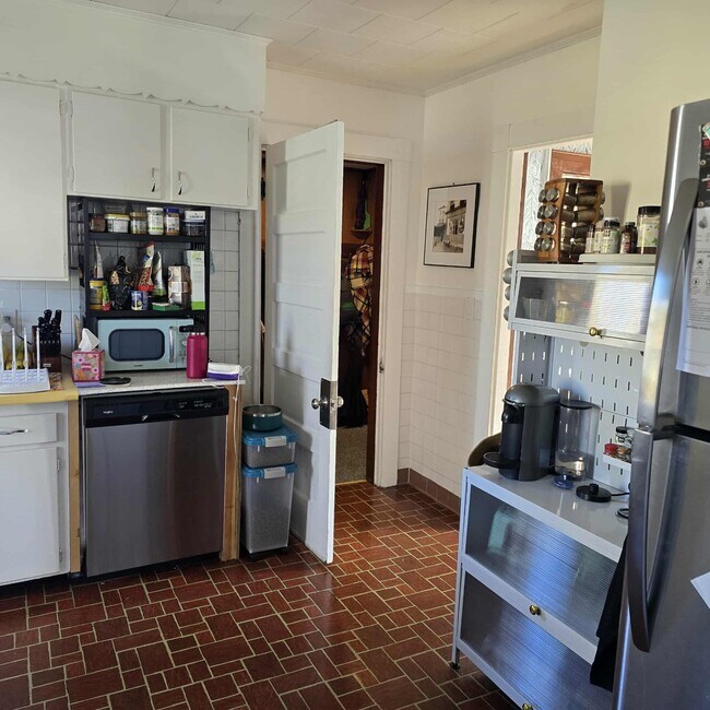 Building Photo - 67 Park St