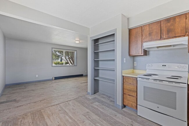 Building Photo - 171 ID-28
