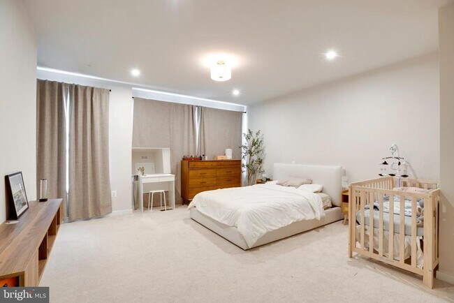 Building Photo - 4614 Olivine Dr