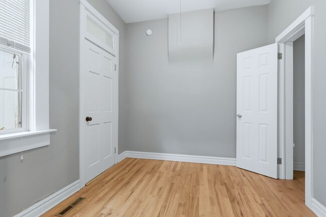 Building Photo - 1032 28th St