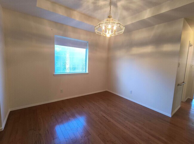 Building Photo - 4301 Pinon Ridge Dr