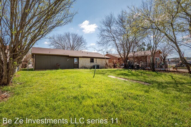 Building Photo - 4 br, 1.5 bath House - 831 Cherry Laurel Lane