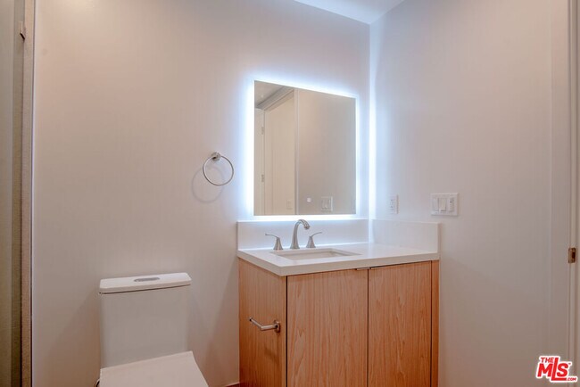 Building Photo - 4406 Fulton Ave