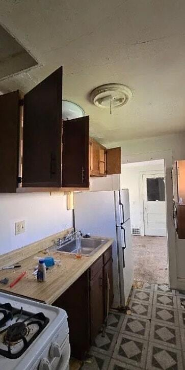 Building Photo - 21511 Clare Ave