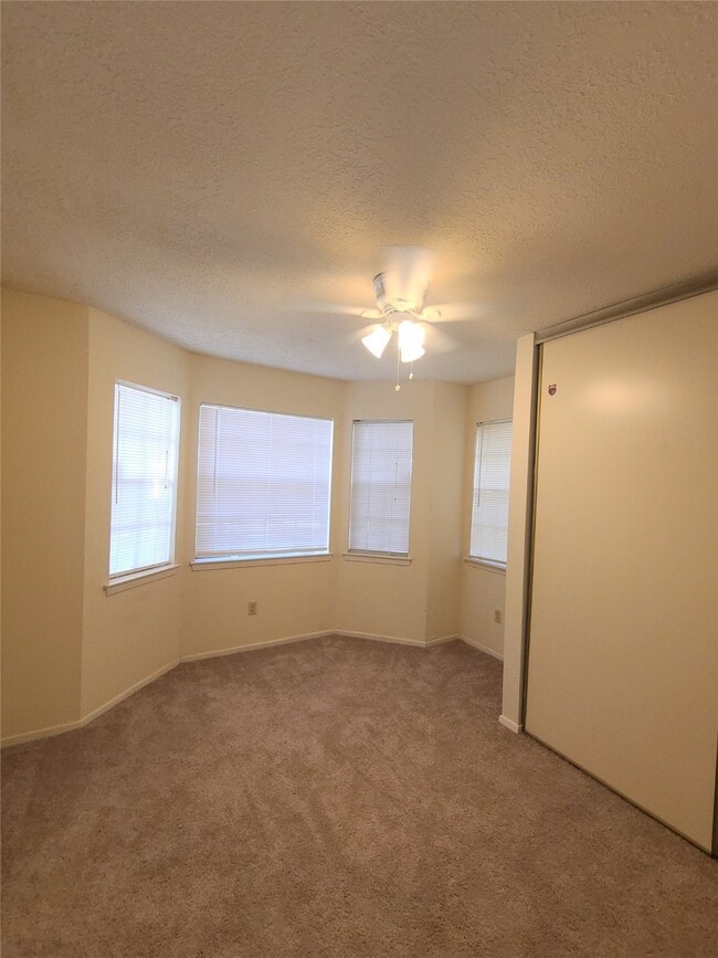 Building Photo - 11166 Thunderhaven Dr